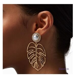5/$25 PALM LEAF 🍃 DANGLES
